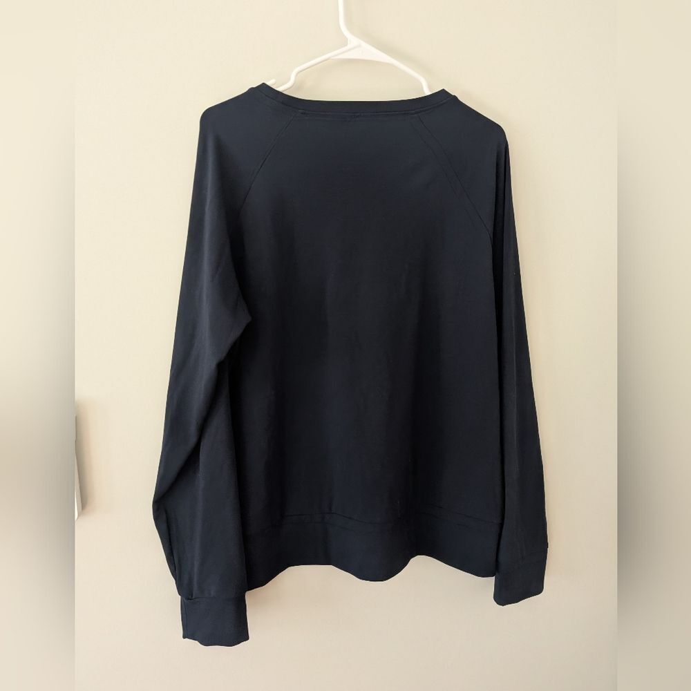 NWOT Cozy Earth Classic Navy Raglan Crewneck Sweater Size Large Blue Bamboo - Picture 4 of 5